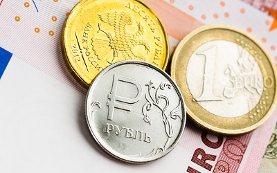 Россия все чаще торгует в рублях и евро
